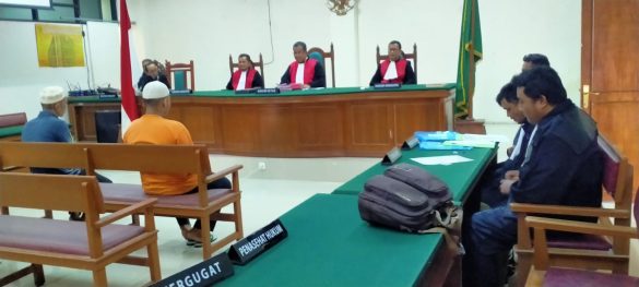 Sidang perdana kasus tindak pidana pengrusakan hutan di Pengadilan Tipikor Padang