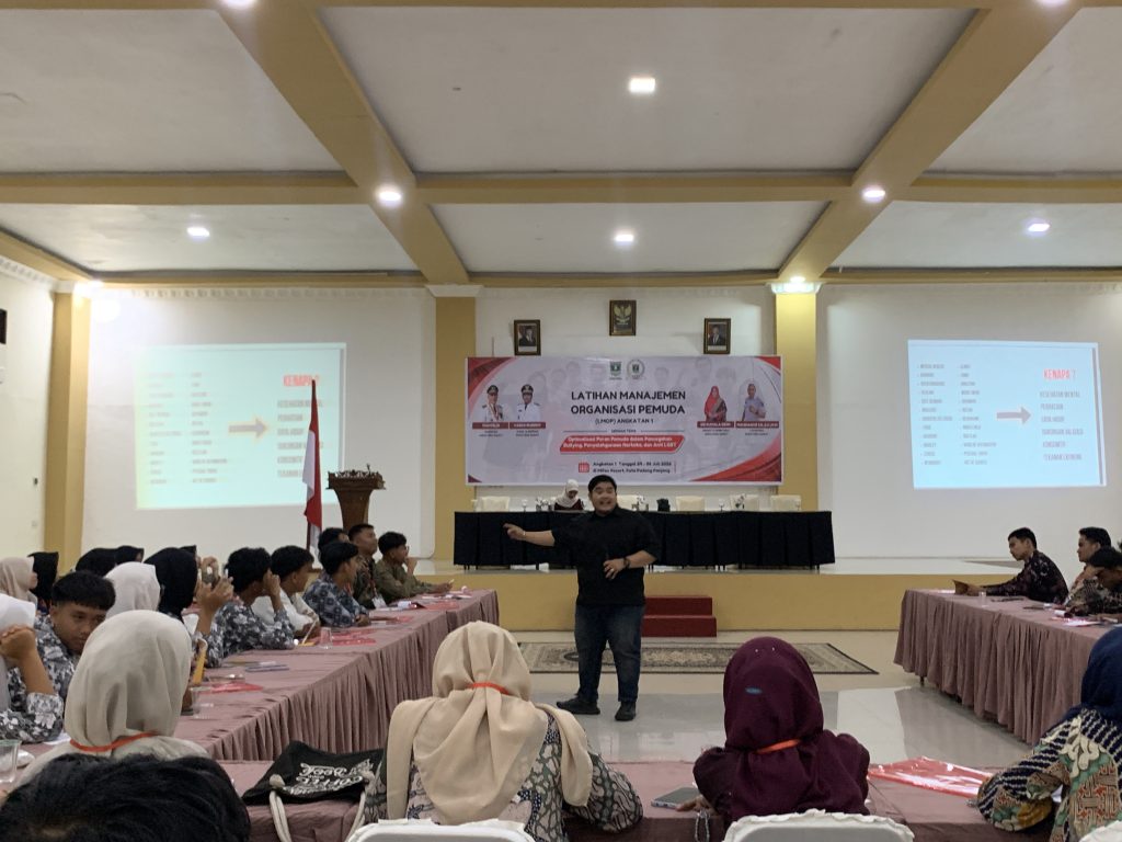 Pemuda Pesisir Selatan Digembleng lewat Model ORI di Kegiatan LMOP